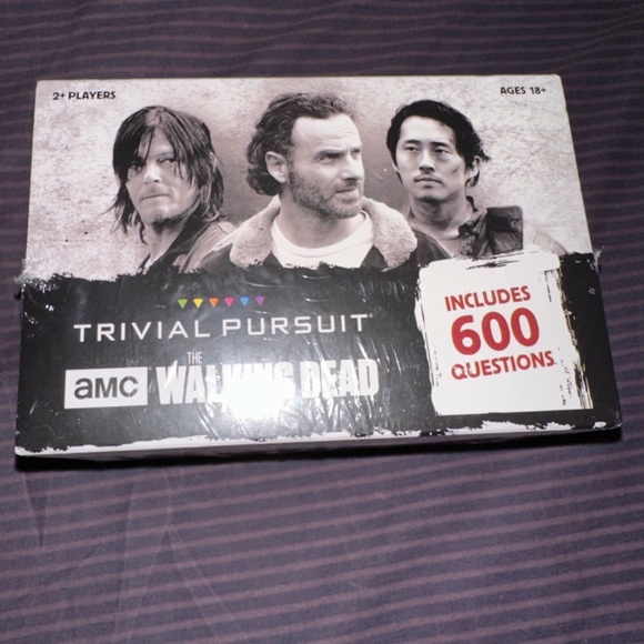 The Walking Dead (TV) Trivial PursuitAdd-On Game Card Set (600Questions) NEW! - Picture 2 of 4